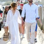 Linda pareja: Jennifer Lopez y Ben Affleck vistieron trajes completamente blancos a juego para el Malibu Chili Cook-Off el domingo