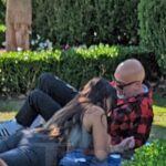 Jo Koy teniendo un picnic con la mujer misteriosa meses después de la separación de Chelsea Handler