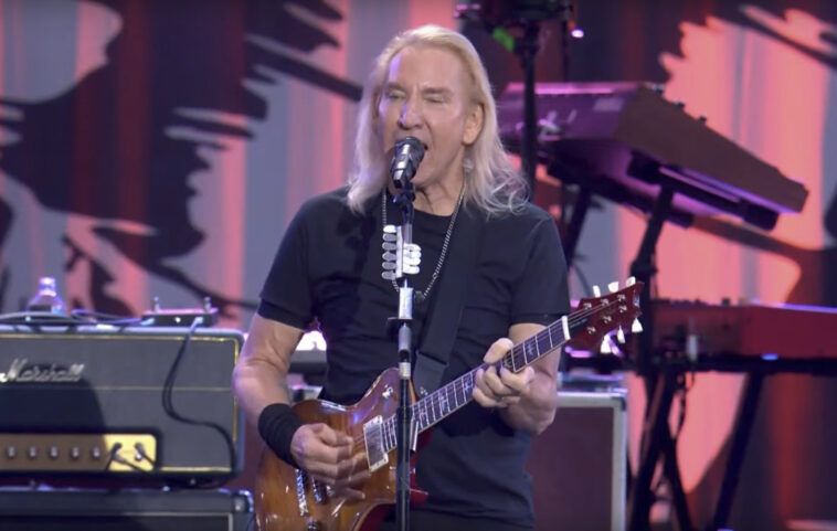 Joe Walsh lidera a James Gang reunida en concierto tributo a Taylor Hawkins