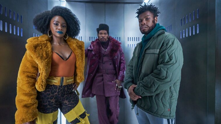 John Boyega, Jamie Foxx y Teyonah Parris se enfrentan a una extraña conspiración en el tráiler de 'Ellos clonaron a Tyrone'