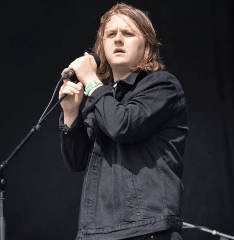 La gente puede creer que soy falso, por lo que Lewis Capaldi afirma que fue eliminado de la aplicación de citas Tinder