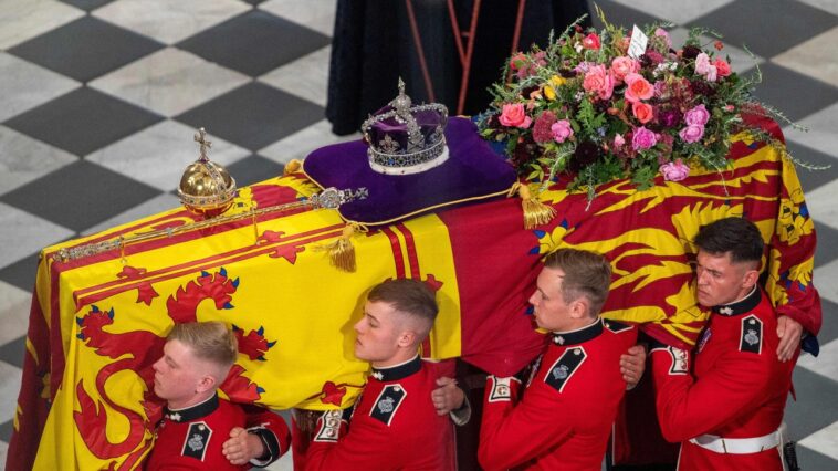 Las flores funerarias de la reina Isabel tenían un significado conmovedor detrás de ellas