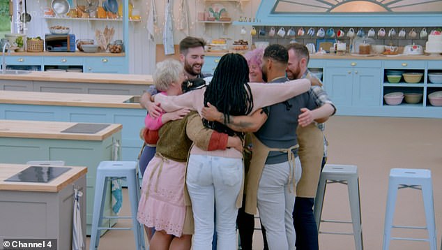 Complacido: los concursantes de Great British Bake Off permanecieron a salvo durante otra semana después de que dos panaderos se perdieron la semana del pan debido a una enfermedad