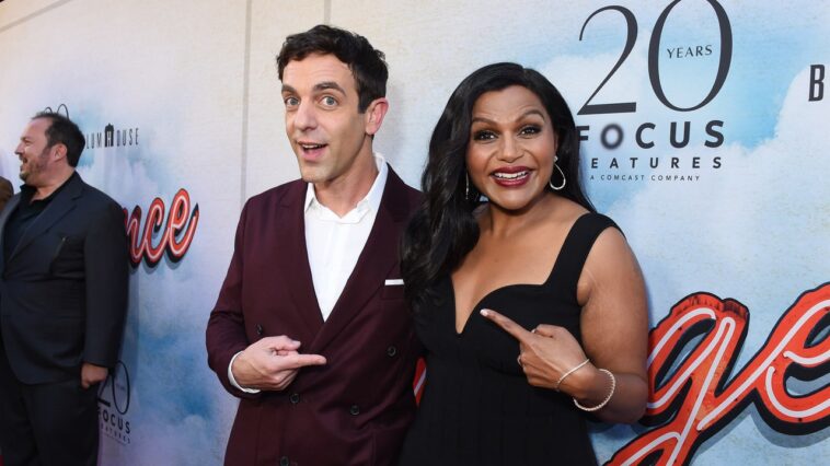 Mindy Kaling y BJ Novak se burlan de su 'relación complicada' en los Emmy