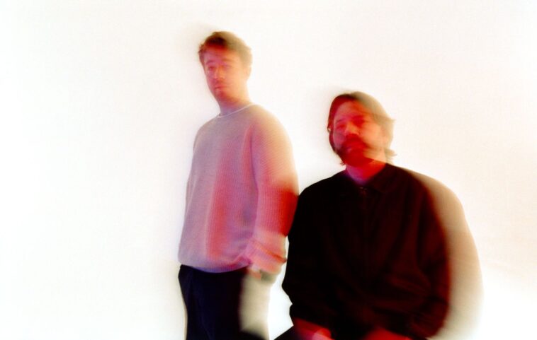 Mount Kimbie anuncia nuevo álbum doble con Slowthai, James Blake y más