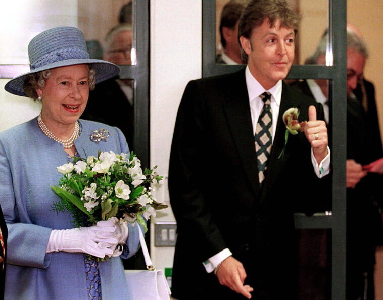 Paul McCartney recuerda muchos encuentros con la difunta reina Isabel II: "Se te extrañará"
