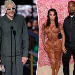 Pete Davidson copia el look Met Gala de Kanye West en los Emmy 2022