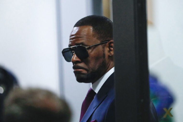 R. Kelly ordenó pagar más de $300,000 en restitución a dos víctimas