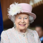 RS recomienda: Las ventas de libros de la reina Isabel II se disparan en línea tras la muerte de la monarca