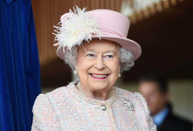 RS recomienda: Las ventas de libros de la reina Isabel II se disparan en línea tras la muerte de la monarca