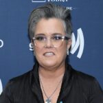 Rosie O'Donnell sobre presionar para interpretar a su personaje gay en 'A League of Their Own', salida del showrunner de 'American Gigolo'