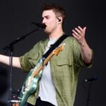 Sam Fender elimina las próximas fechas de su gira por EE. UU. para cuidar la salud mental