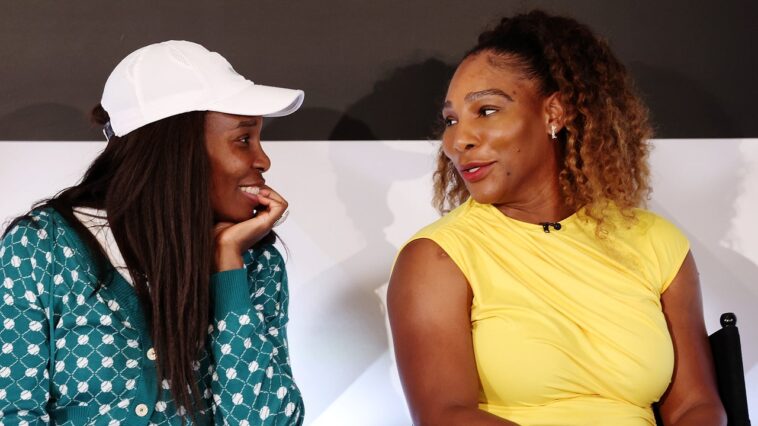 Serena Williams agradeció entre lágrimas a la hermana Venus después del último partido de su carrera de tenis