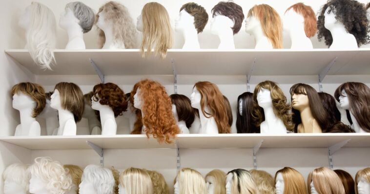 Una guía para principiantes para comprar pelucas y usar tejidos