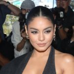 Vanessa Hudgens va Y2K en toda regla con un top bandeau y pantalones holgados