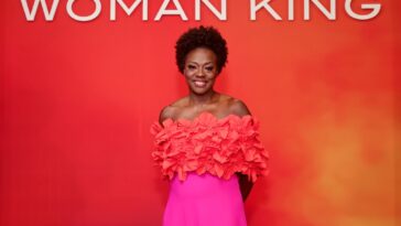 Viola Davis pronuncia un apasionado discurso en el estreno mundial TIFF de 'Woman King': "Magnum Opus" es para "los que toman riesgos y los detractores" y el "yo de seis años" de la actriz