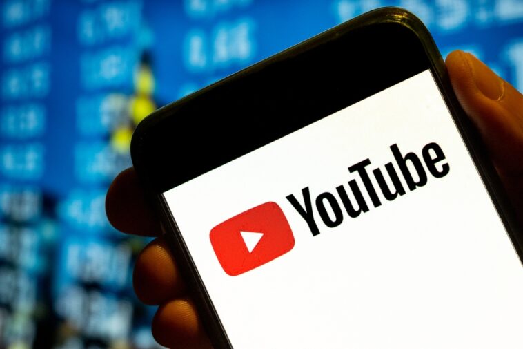 YouTube sabe que usar música en sus videos es un dolor.  Puede haber encontrado una solución