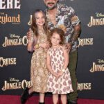 Apertura: AJ McLean habló sobre la decisión de su hija de nueve años de cambiar su nombre de Ava a Elliott en una nueva entrevista;  Se le ve con sus hijas Elliot (L) y Lyric, cinco, en 2021.