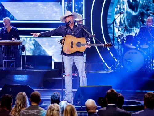 Alan Jackson cierra 'Artistas CMT del año' con 'Chattahoochee'