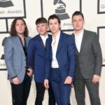 Alex Turner: "Las nuevas canciones de Arctic Monkeys definitivamente podrían pasar el rato en un estadio"