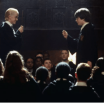 Aunque juegan a ser enemigos en Harry Potter, Tom Felton afirma que Daniel Radcliffe es más como un hermano para él