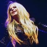 Avril Lavigne, All Time Low Cover 'All the Small Things' de Blink-182, la multitud canta cada línea