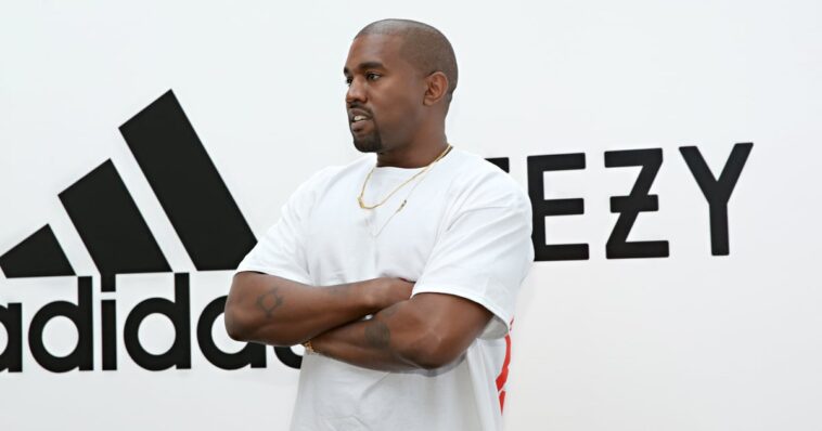 Balenciaga y Vogue abandonan a Kanye West.  ¿Hará lo mismo Adidas?