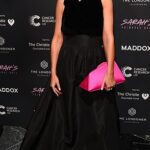 Glamorosa: Cheryl, de 39 años, se veía elegante cuando asistió al Primrose Ball en honor a Sarah Harding en Londres el sábado.