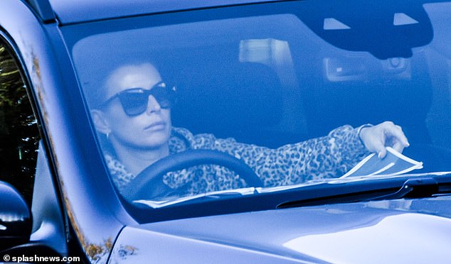 Fuera de casa: Coleen Rooney saltó al volante de su automóvil en Cheshire el martes, su primer avistamiento desde que Channel 4 compartió un primer vistazo a su drama de Wagatha Christie.