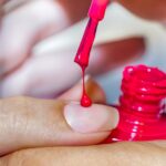 Cómo quitar el esmalte de uñas de casi cualquier cosa