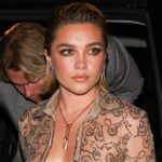 Florence Pugh brilla con un top corto completamente transparente y una falda larga