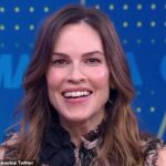 Buenas noticias: la actriz de Million Dollar Baby, Hilary Swank, será madre de mellizos.  La estrella ganadora del Oscar compartió la noticia el miércoles con Good Morning America.