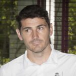 Iker Casillas se desata en Twitter y responde a las críticas: "¡Tú vive, cojones!"