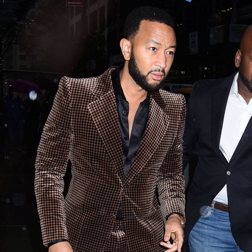 John Legend condena a Kanye West por comentarios antisemitas