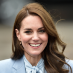 Kate Middleton acaba de usar sus aretes favoritos de £ 85 para una aparición en Irlanda del Norte