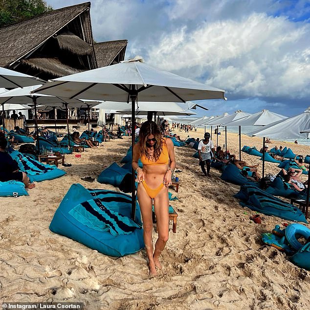 Laura Csortan, de 45 años, (en la foto) mostró su sensacional cuerpo en bikini mientras se relajaba en unas vacaciones idílicas en Bali en fotos que compartió en Instagram el jueves.