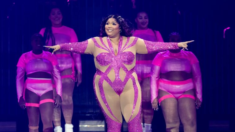 Lizzo defendió sus leotardos de escenario 'feministas' y tiene razón