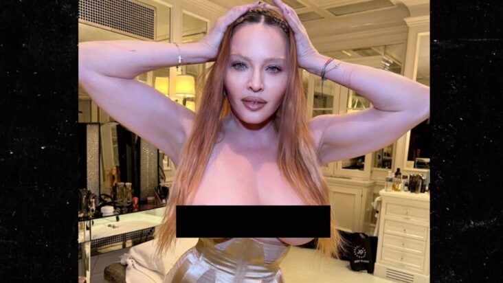 Madonna publica fotos en topless en las redes sociales