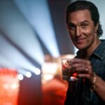 Matthew McConaughey quiere que los jóvenes músicos se vuelvan audaces (y que Post Malone lance un álbum country)