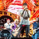 Mira a Red Hot Chili Peppers dar su canción tributo a Eddie Van Halen en vivo