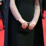 Vestida para impresionar: Olivia Colman volvió a estar en buena forma el miércoles por la noche mientras deslumbró en el estreno de su nueva película Empire of Light que tuvo lugar durante el BFI London Film Festival.
