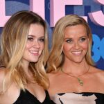Reese Witherspoon y Ava Phillippe no creen que se parezcan
