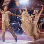 Matt Goss (en la foto con Nadiya Bychkova) dice que los desafíos de estar en Strictly Come Dancing ya han mejorado su postura y confianza corporal.