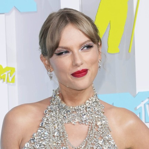 Taylor Swift aborda los rumores de compromiso de Joe Alwyn en la nueva canción Lavender Haze