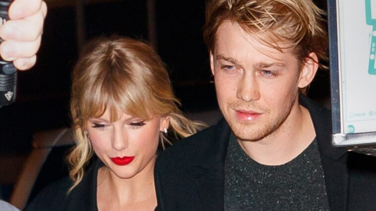 Taylor Swift abordó los rumores de compromiso en Midnights