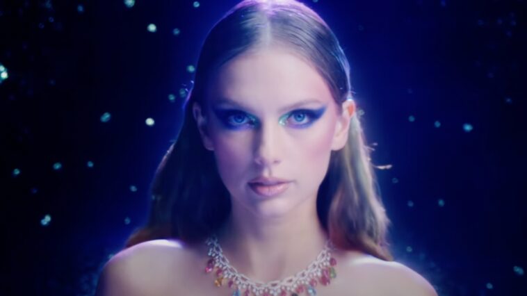 Taylor Swift continúa revelando el video de 'Midnights' al convertirse en el premio final en 'Bejeweled'
