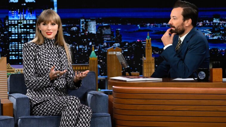 Taylor Swift habla sobre el récord de 'Midnights' y se burla de una posible gira en 'Fallon'