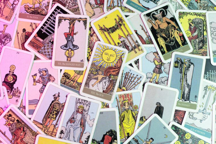 Your Weekly Tarot Horoscope Says You’re Building Your Empire & Manifesting Riches
