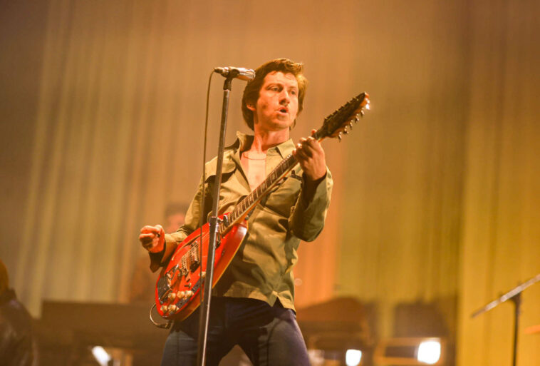 Vea las canciones de debut de Arctic Monkeys 'The Car' en imágenes de un concierto en Brooklyn
