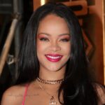 Vuelven los flequillos swoop de Rihanna